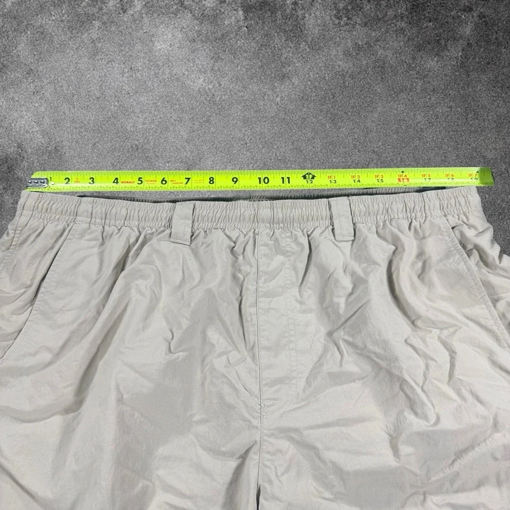 Columbia PFG Omni-Shade Fishing Shorts Mens XL Beige Nylon Mesh Lined‎ Outdoor